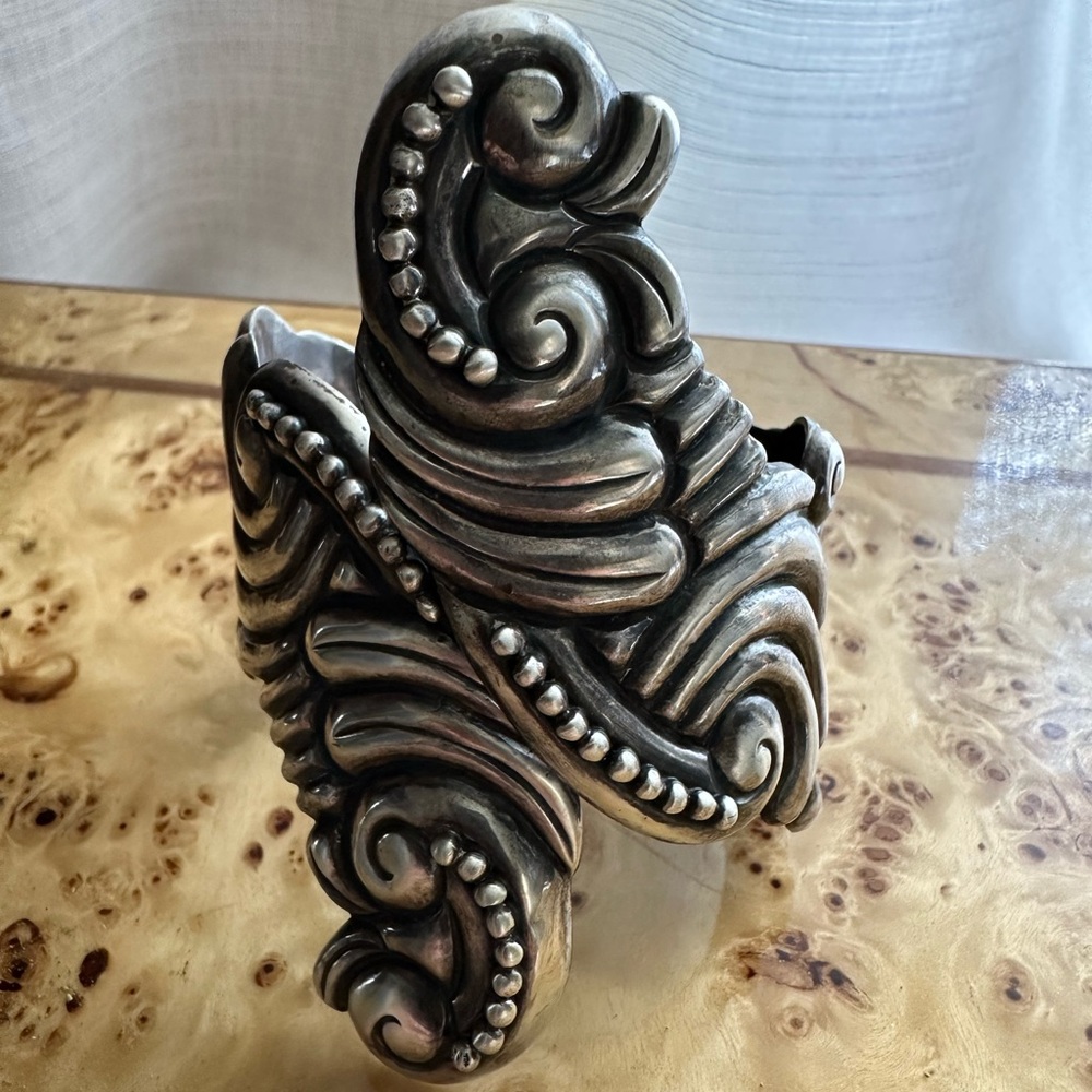 Vintage Mexican Sterling Silver Ornate Hinged Cuff Bracelet 82.25 grams 7in adj - Picture 2 of 9